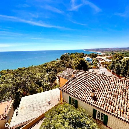 Apartament Paulis - Semiattico In Pieno Centro A Sirolo, Con Meravigliosa Vista Mare Zewnętrze zdjęcie